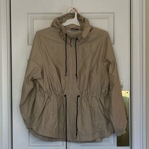 Columbia Women’s Lillian raincoat shell 2x with tulip hem and cinched waist